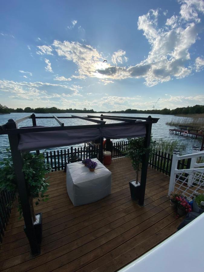 Lodge On The Lake At Lakeside Holiday Park Chichester Luaran gambar