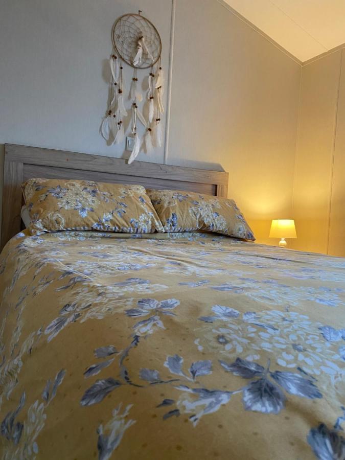 Lodge On The Lake At Lakeside Holiday Park Chichester Luaran gambar